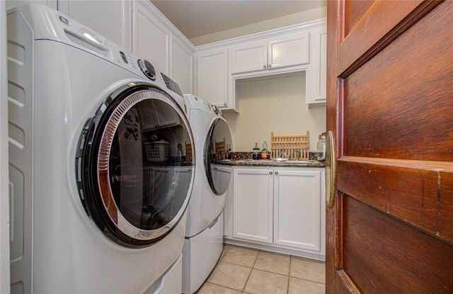 8659 Halls Retreat Court, Missouri City, TX 77459