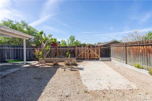 37255 E 28th East, Palmdale, CA 93550