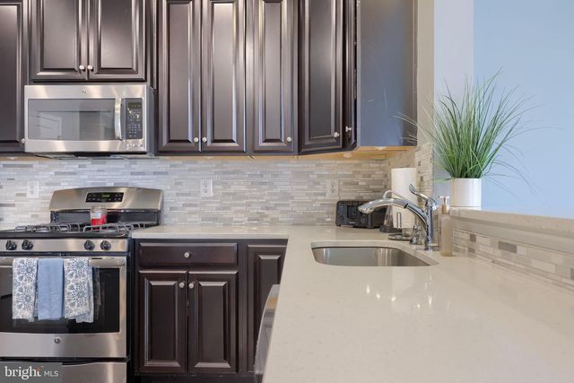 6 BEE TREE CIR, New Freedom, PA 17349