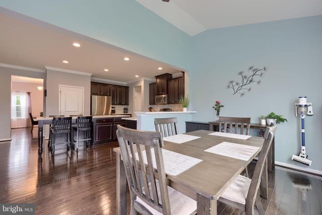 6 BEE TREE CIR, New Freedom, PA 17349