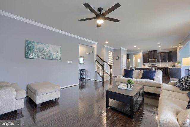 6 BEE TREE CIR, New Freedom, PA 17349