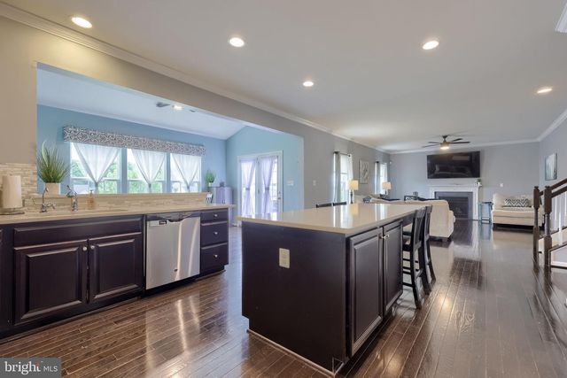 6 BEE TREE CIR, New Freedom, PA 17349