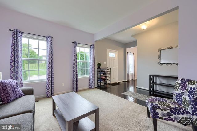 6 BEE TREE CIR, New Freedom, PA 17349