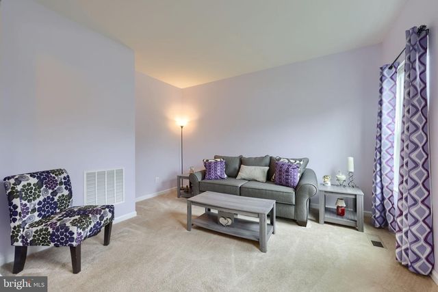6 BEE TREE CIR, New Freedom, PA 17349