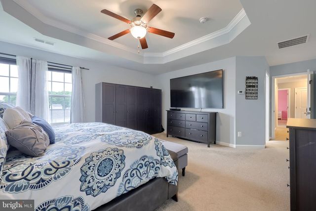 6 BEE TREE CIR, New Freedom, PA 17349