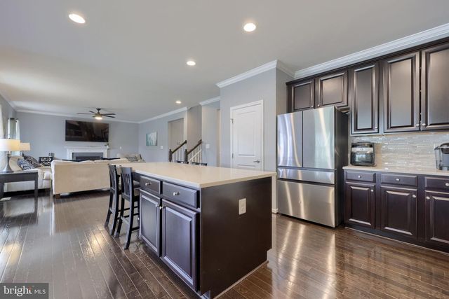 6 BEE TREE CIR, New Freedom, PA 17349