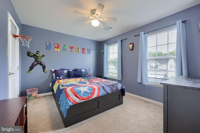 6 BEE TREE CIR, New Freedom, PA 17349