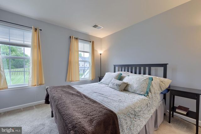 6 BEE TREE CIR, New Freedom, PA 17349