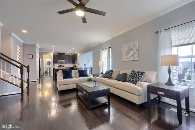 6 BEE TREE CIR, New Freedom, PA 17349
