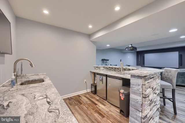 6 BEE TREE CIR, New Freedom, PA 17349