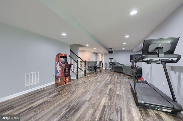 6 BEE TREE CIR, New Freedom, PA 17349