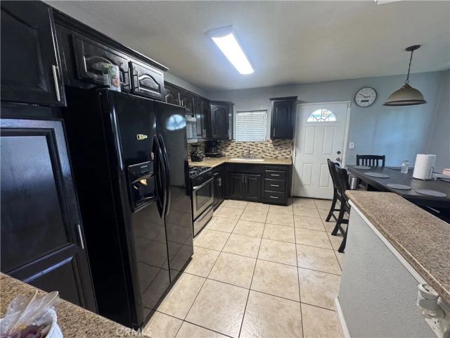 1220 W Victoria, San Bernardino, CA 92411