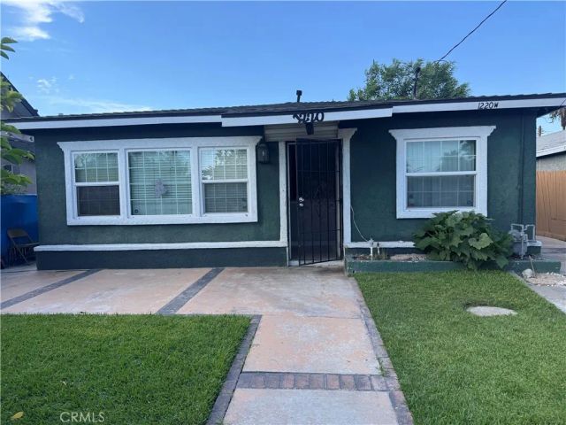 1220 W Victoria, San Bernardino, CA 92411