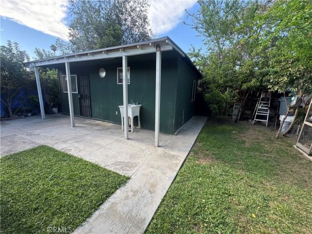 1220 W Victoria, San Bernardino, CA 92411