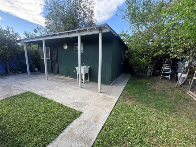 1220 W Victoria, San Bernardino, CA 92411