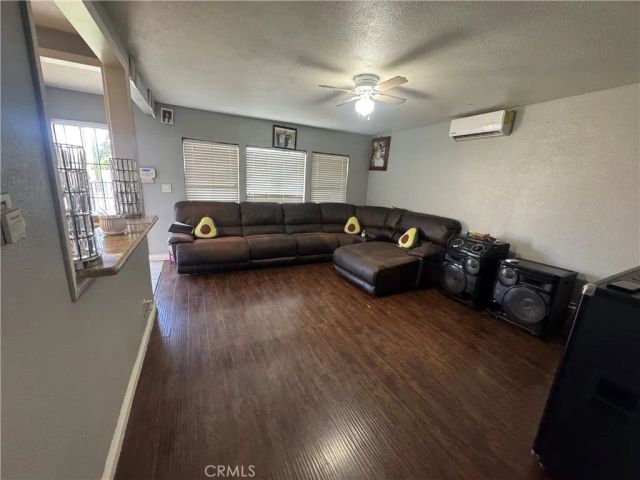1220 W Victoria, San Bernardino, CA 92411