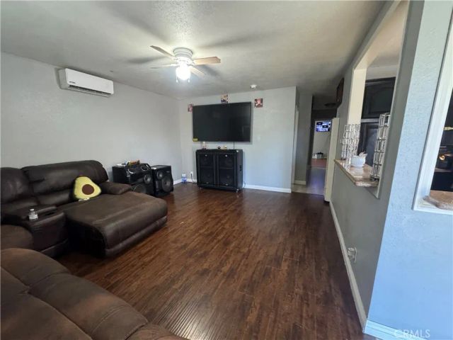 1220 W Victoria, San Bernardino, CA 92411