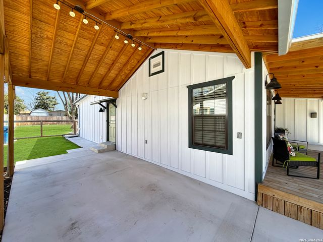 606 Harper St, Kerrville, TX 78028