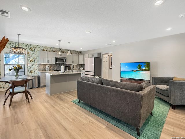 606 Harper St, Kerrville, TX 78028