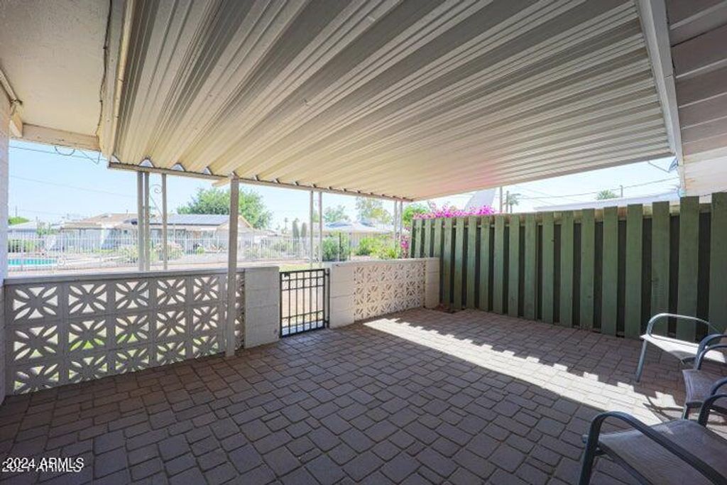 10307 W OAKMONT Drive, Sun City, AZ 85351 — photo 3