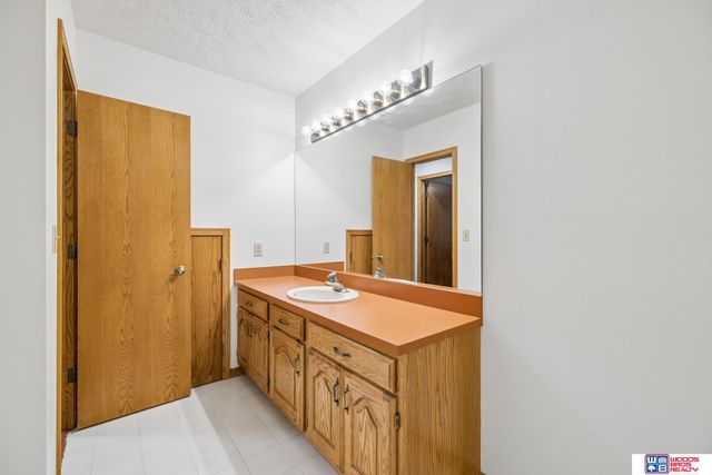 740 Lancashire Court, Lincoln, NE 68510