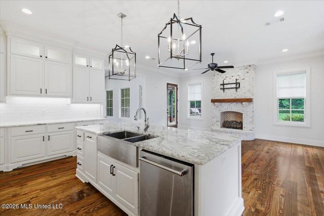 224 S Woodcreek Road, Madison, MS 39110