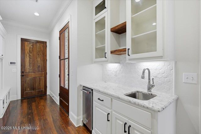 224 S Woodcreek Road, Madison, MS 39110
