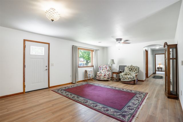 400 S Goodrich Street, Colfax, IA 50054