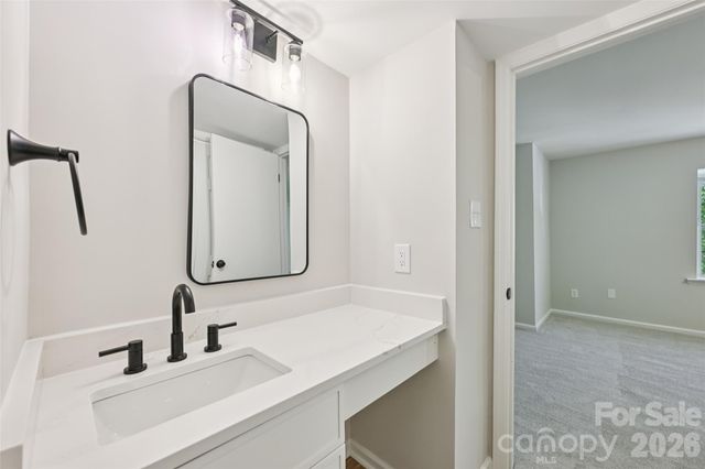 2231 Rexford Road B, Charlotte, NC 28211