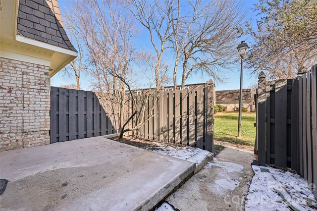 2231 Rexford Road B, Charlotte, NC 28211