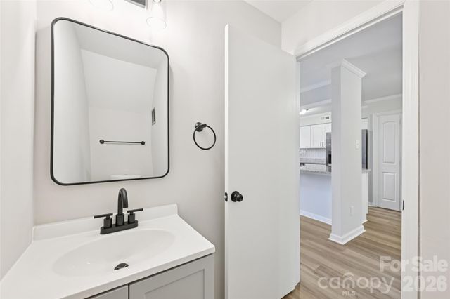 2231 Rexford Road B, Charlotte, NC 28211