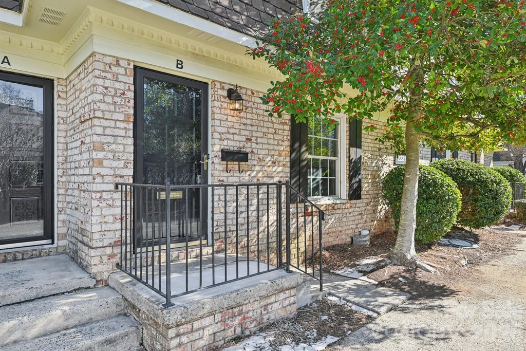 2231 Rexford Road B, Charlotte, NC 28211