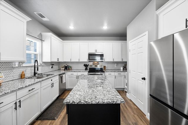 220 Swan Parkway, East Tawakoni, TX 75472