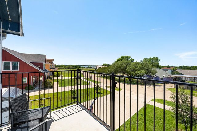 220 Swan Parkway, East Tawakoni, TX 75472