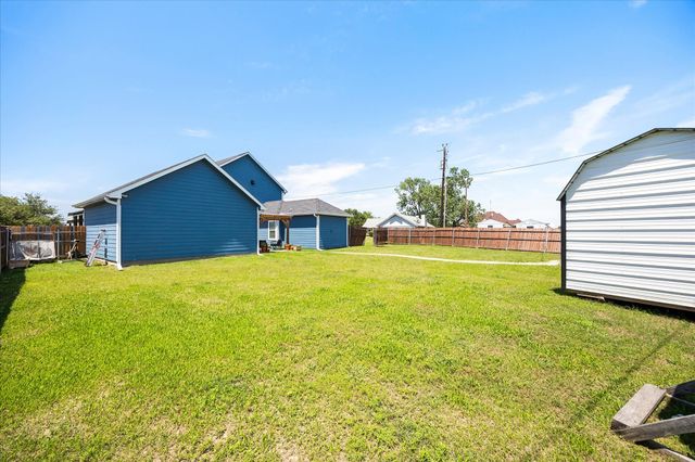 220 Swan Parkway, East Tawakoni, TX 75472