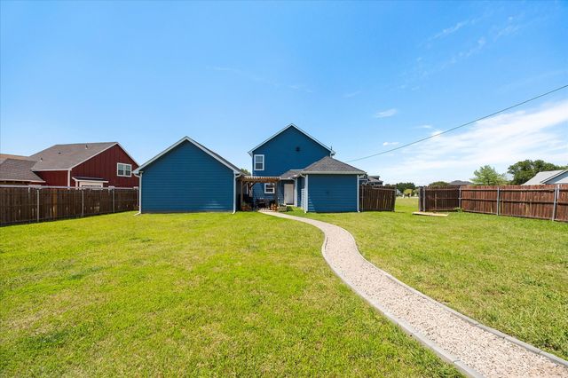 220 Swan Parkway, East Tawakoni, TX 75472