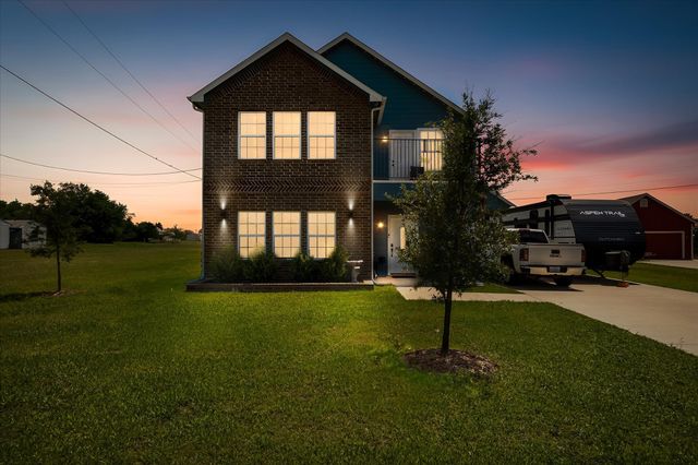 220 Swan Parkway, East Tawakoni, TX 75472