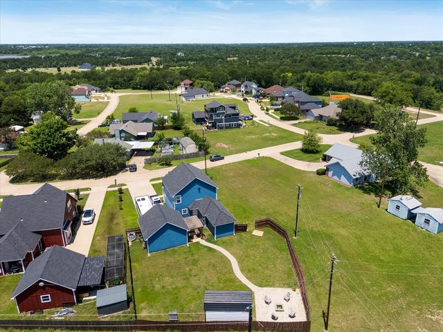 220 Swan Parkway, East Tawakoni, TX 75472