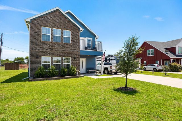 220 Swan Parkway, East Tawakoni, TX 75472
