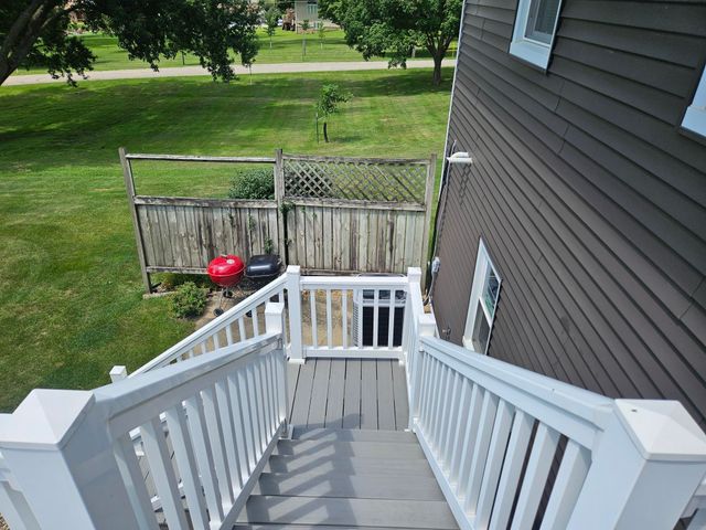 706 7th St SE, Oelwein, IA 50662