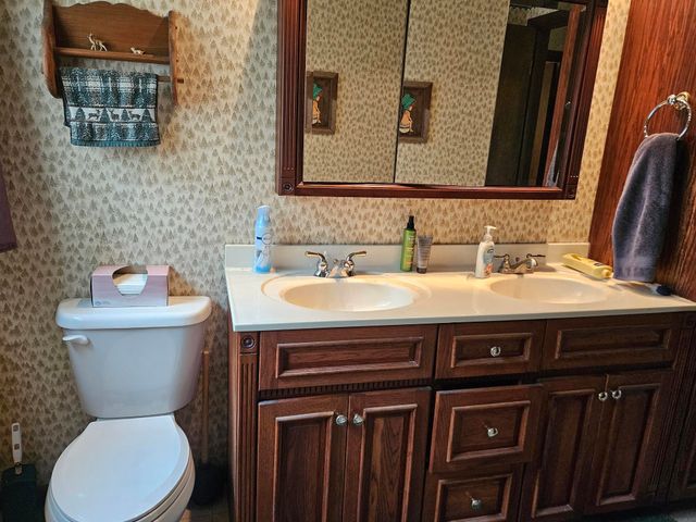 706 7th St SE, Oelwein, IA 50662