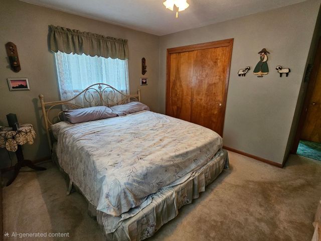 706 7th St SE, Oelwein, IA 50662