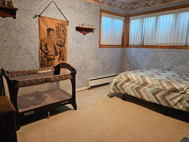 706 7th St SE, Oelwein, IA 50662