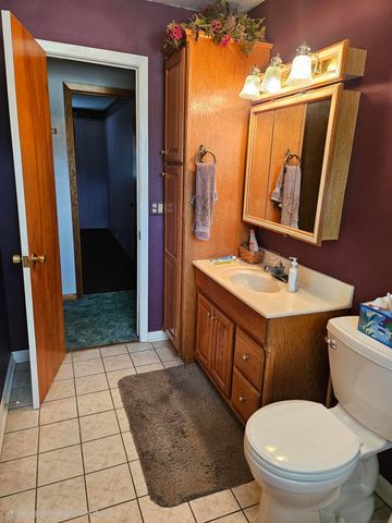 706 7th St SE, Oelwein, IA 50662