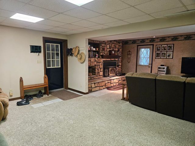706 7th St SE, Oelwein, IA 50662