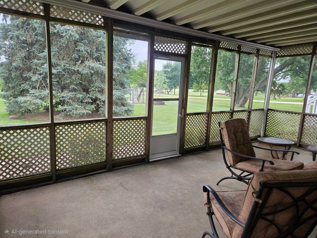 706 7th St SE, Oelwein, IA 50662
