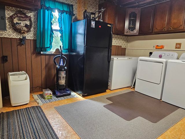 706 7th St SE, Oelwein, IA 50662