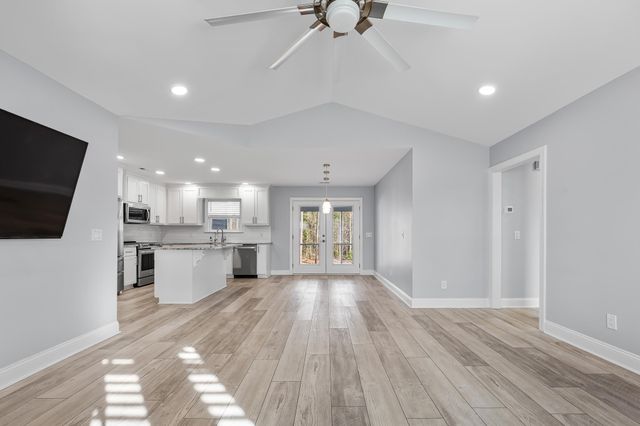 226 Penn Circle, Galivants Ferry, SC 29544