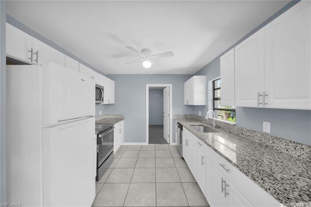 2085 E Tobago CIR, Fort Myers, FL 33905