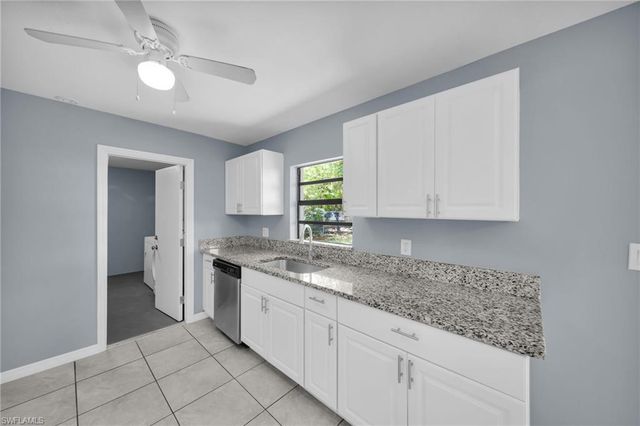 2085 E Tobago CIR, Fort Myers, FL 33905